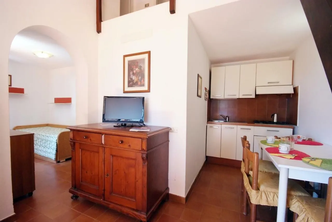 Sud Est Apartment Porto Azzurro Aparthotel